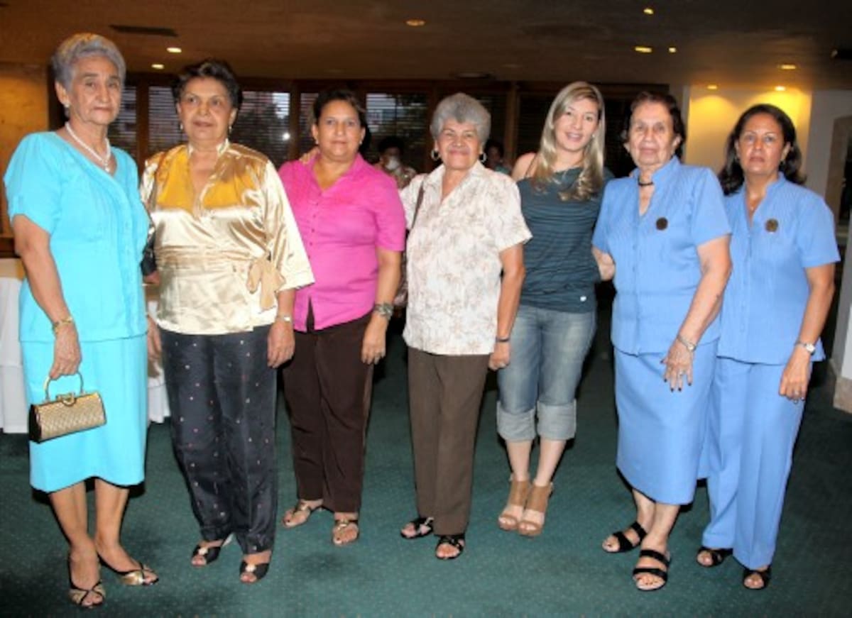 Odilia María Ávila, Socorro Miranda, Mercedes Méndez, Mayito Franco, Yesenia Sampayo, Judith de Jácome y Nubia de Mora.