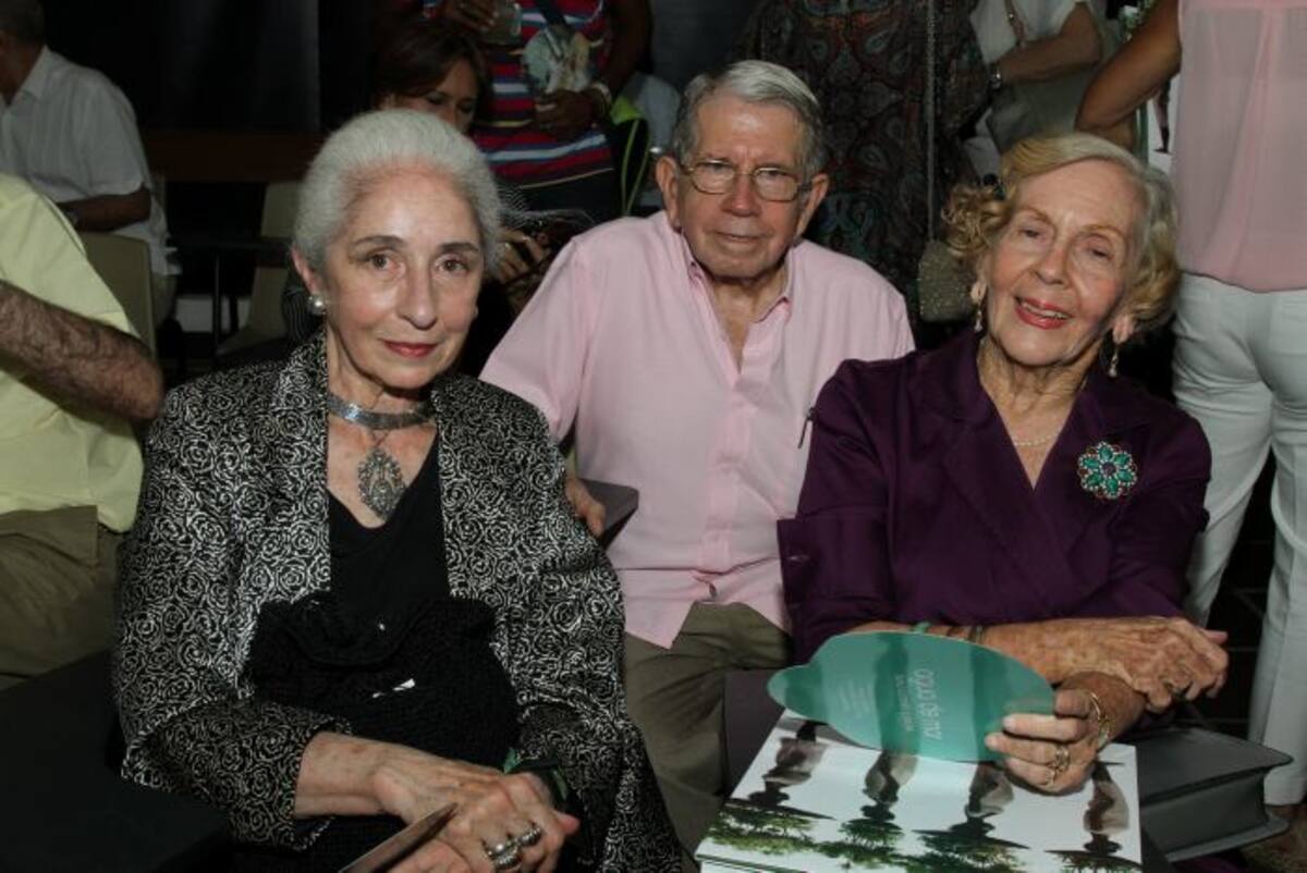 Graciela de Pombo, Álvaro Porto y Yolanda Pupo de Mogollón. MARUJA PARRA