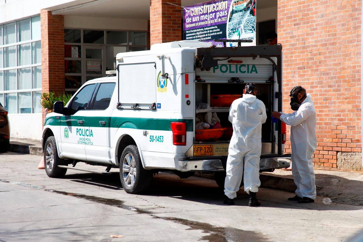 A plena luz del día pistolero asesina de varios balazos a ‘el Brayita’