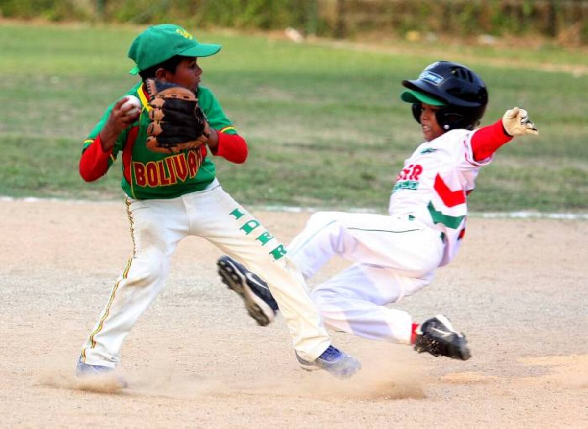 Peloteritos sucreños tienen la meta de dejar en alto la pelota caliente sucreña en ambos certámenes. EL UNIVERSAL