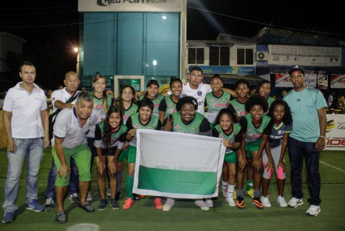 La Esperanza, el gran campeón en la categoría femenino.