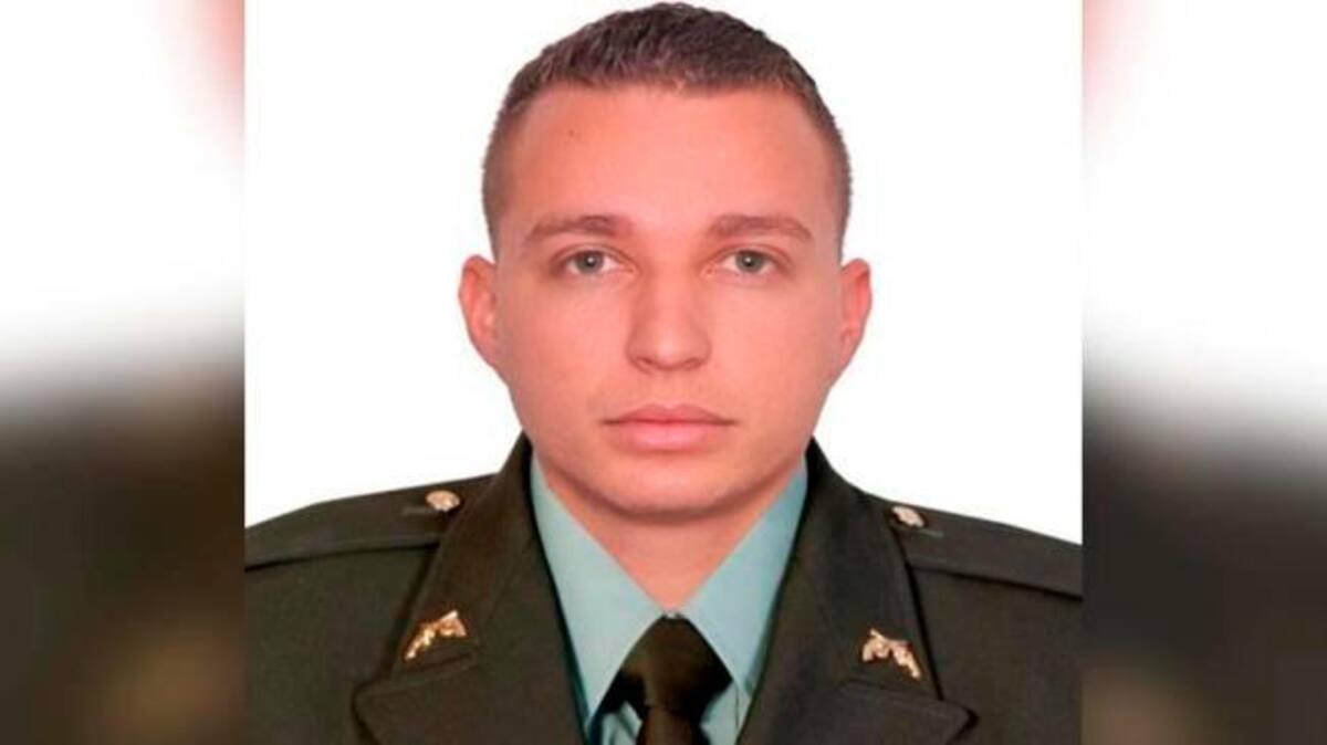 Carlos Celine tiene unos seis años en la Policía Nacional.