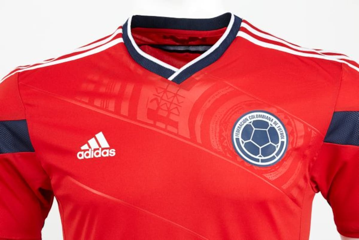 Así es la nueva camiseta alterna de Colombia. COLPRENSA
