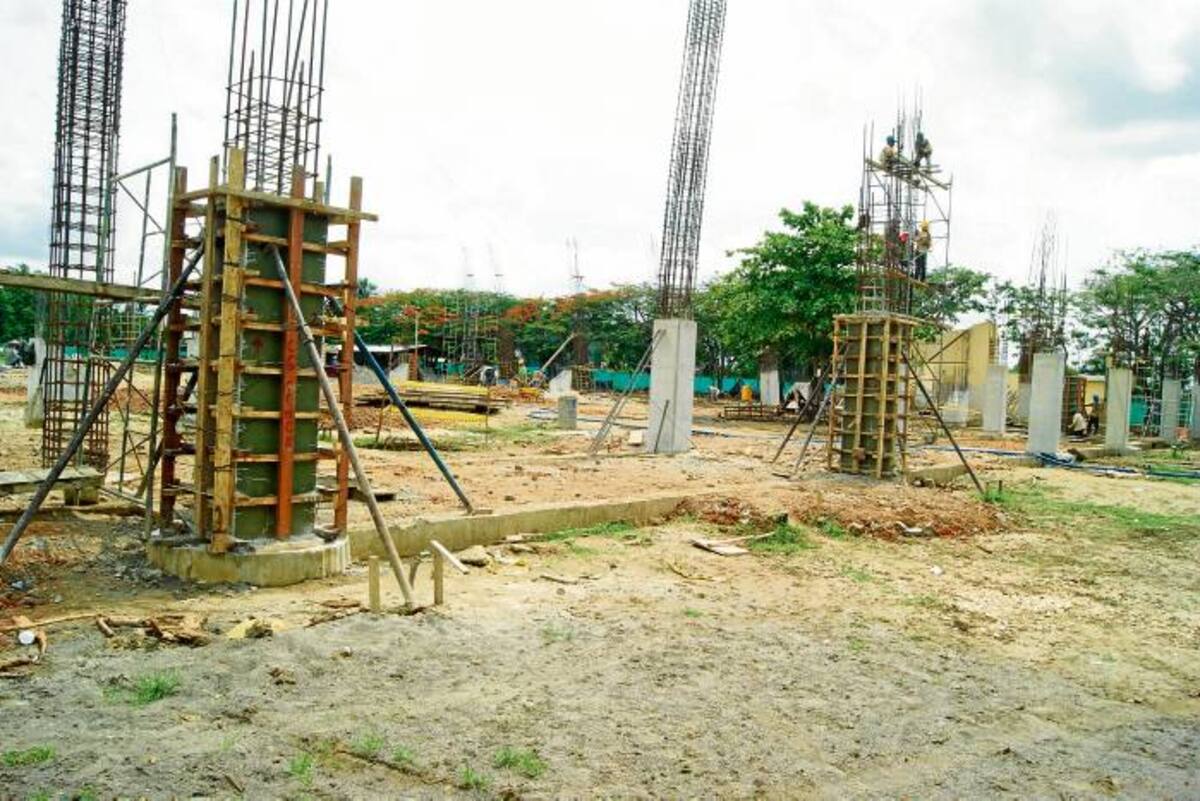 Las obras de construcción deportivas en Cereté, una de las sedes de los Juegos Atléticos Nacionales del 2012 en Córdoba. REDACCIÓN DEPORTIVA