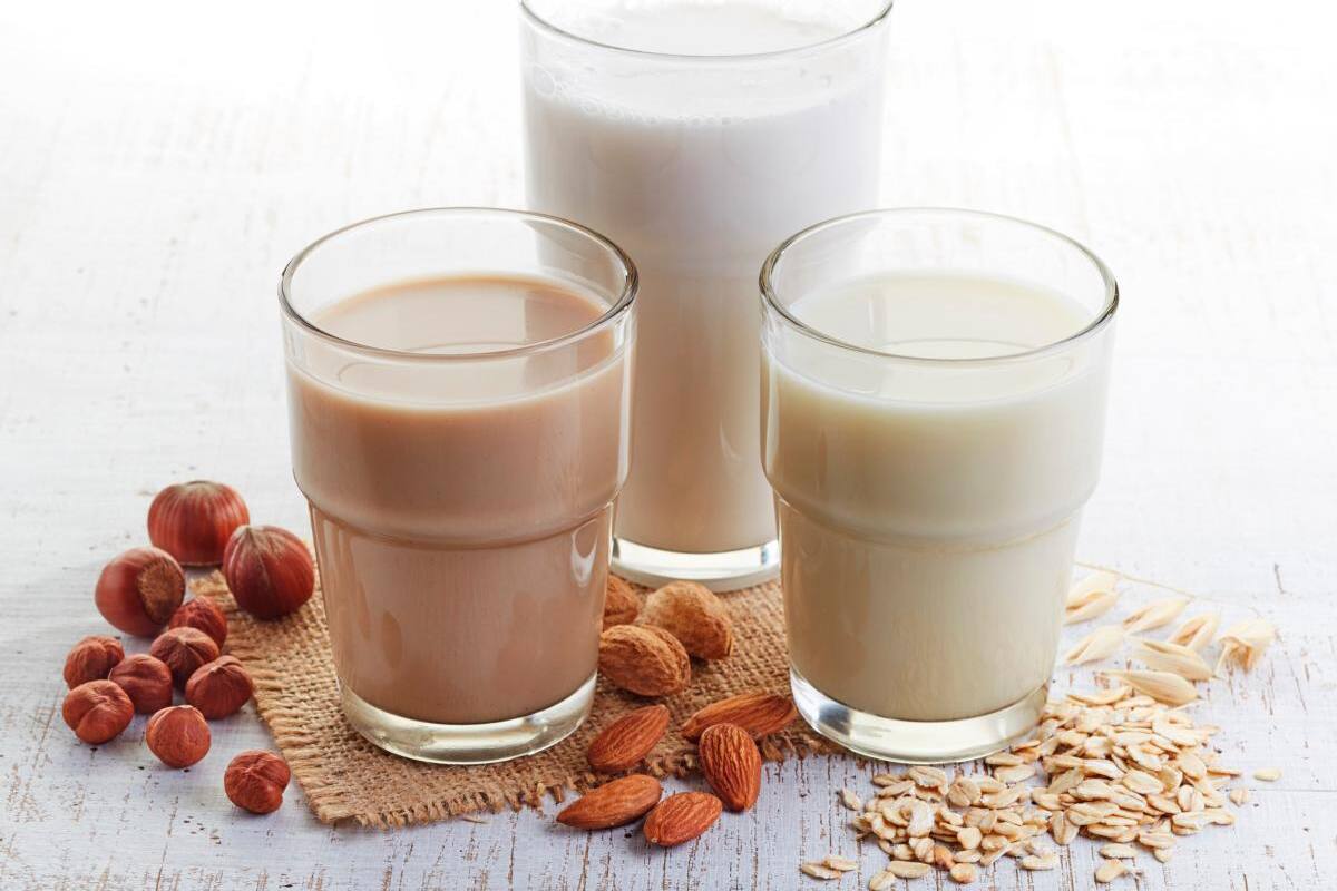 ¿Por qué no se les debe llamar ‘leches’ vegetales?