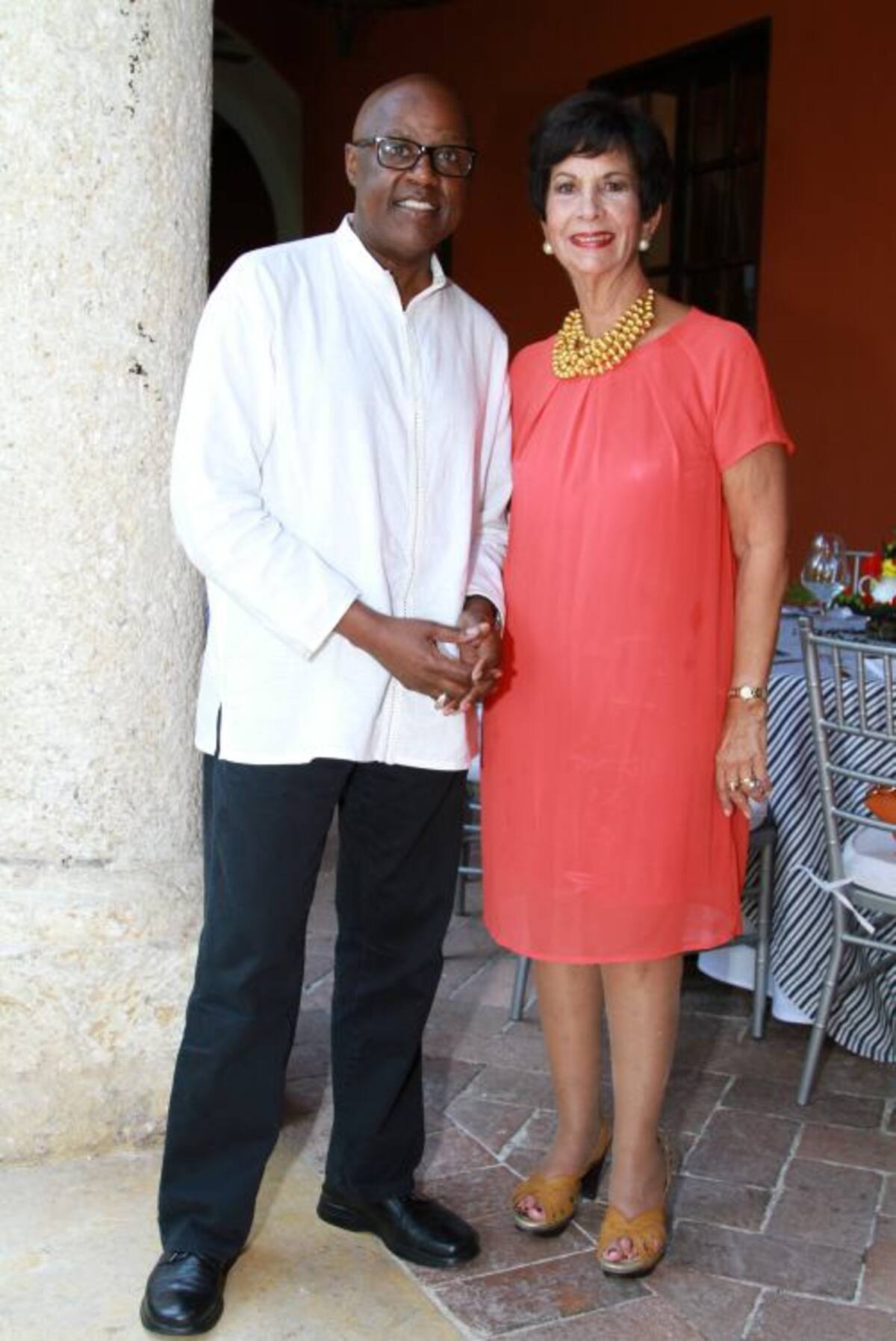 Robert Powers, cónsul de Estados Unidos y María del Socorro Pinzón, cónsul de República Checa.