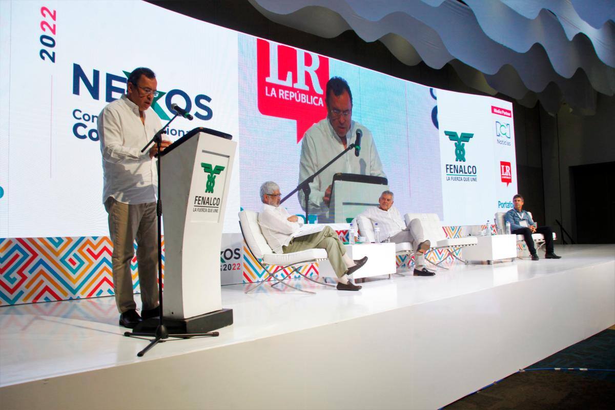 El ministro del Interior, Alfonso Prada, interviene en la apertura del Congreso Nacional de Comerciantes, en el Centro de Convenciones del Hotel Las Américas. // AROLDO MESTRE - EL UNIVERSAL.