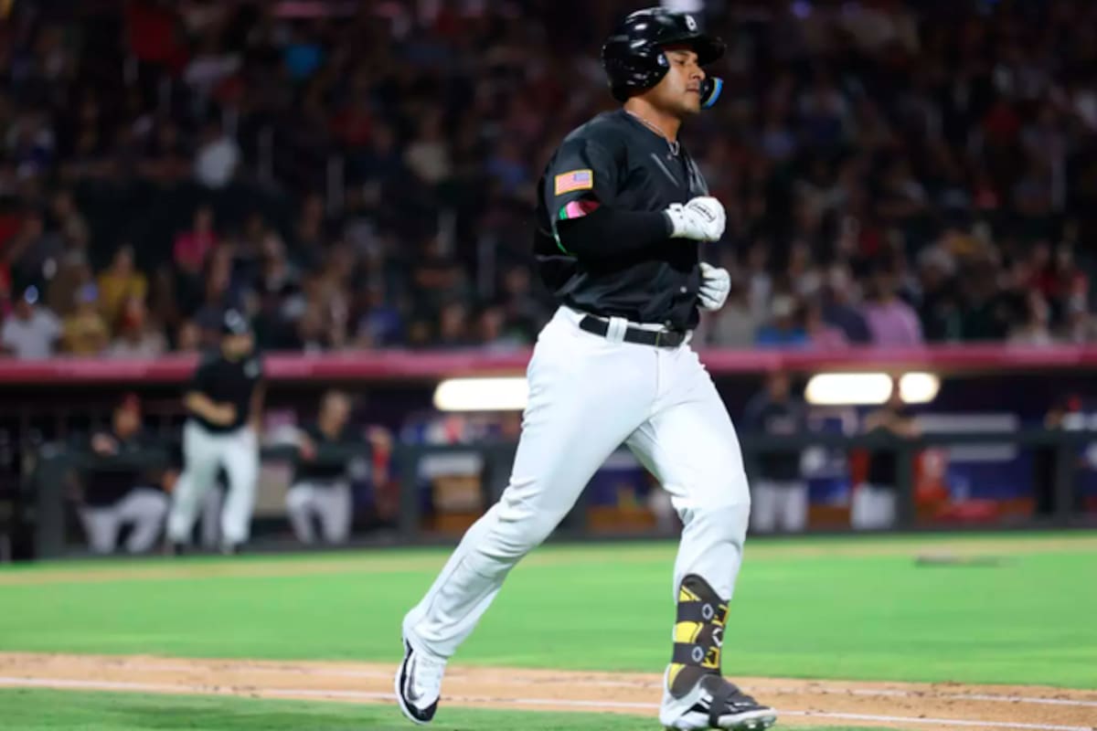 Dónovan Solano regresa a Grandes Ligas con los Padres