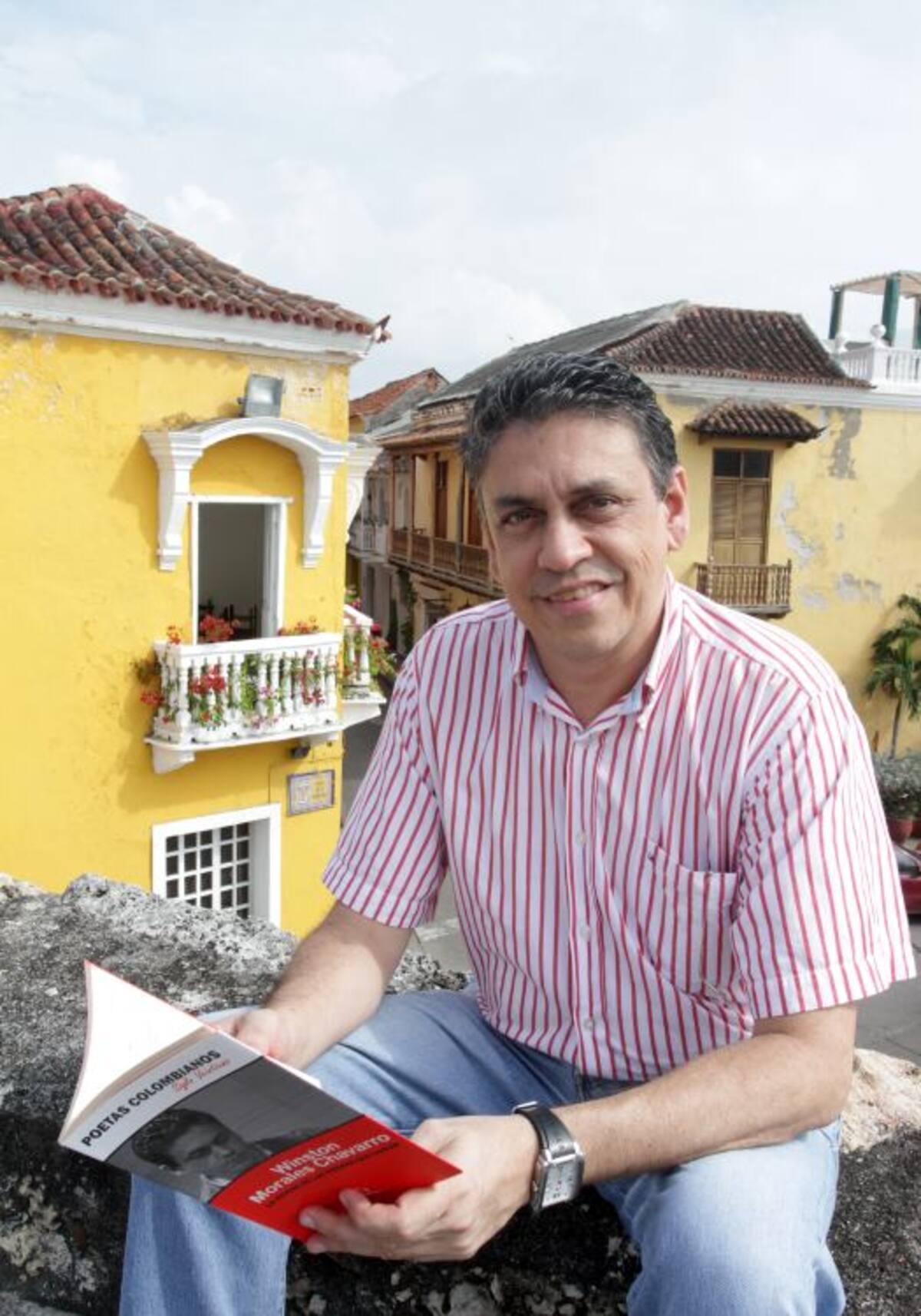 El poeta y ensayista colombiano Winston Morales. cortesía