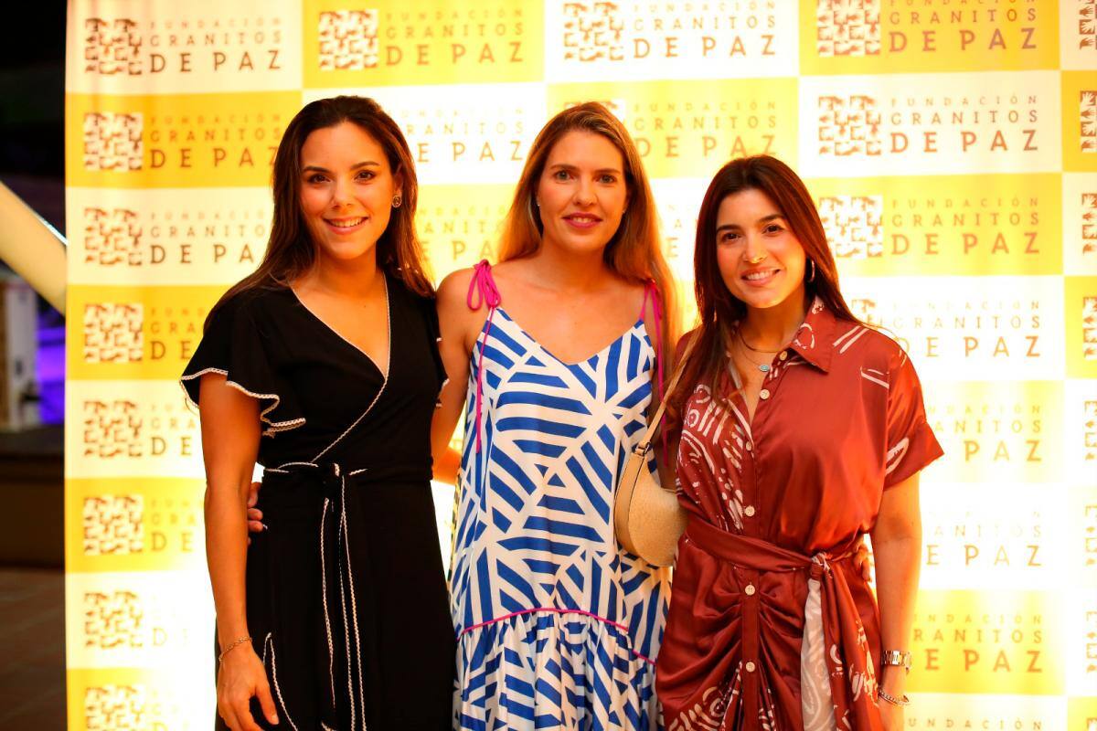 Alexandra Cavelier, María Carolina Vélez y Juliana Solano.