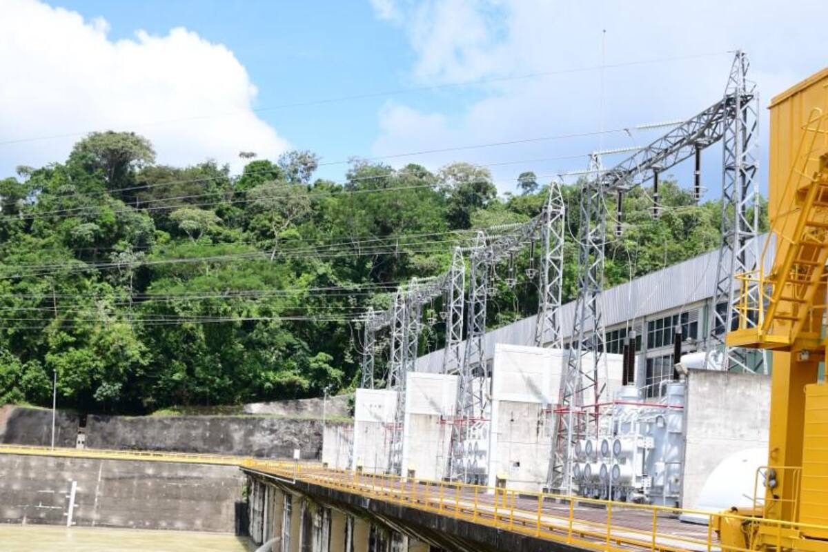 Urrá aumenta descargas al río Sinú por fuertes lluvias