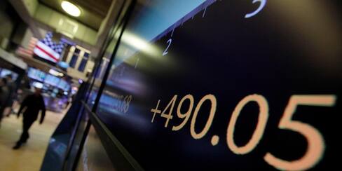 Wall Street cierra en mixto y el Dow Jones sube un 2,95 % tras avances de vacuna