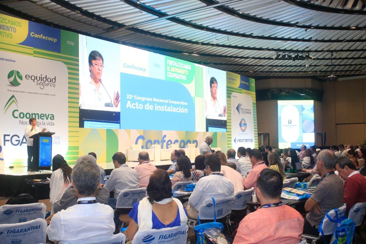 El presidente del FNG asiste en Cartagena al Congreso Nacional Cooperativo, en el Centro de Convenciones. // Julio Castaño -Beltrán - El Universal.