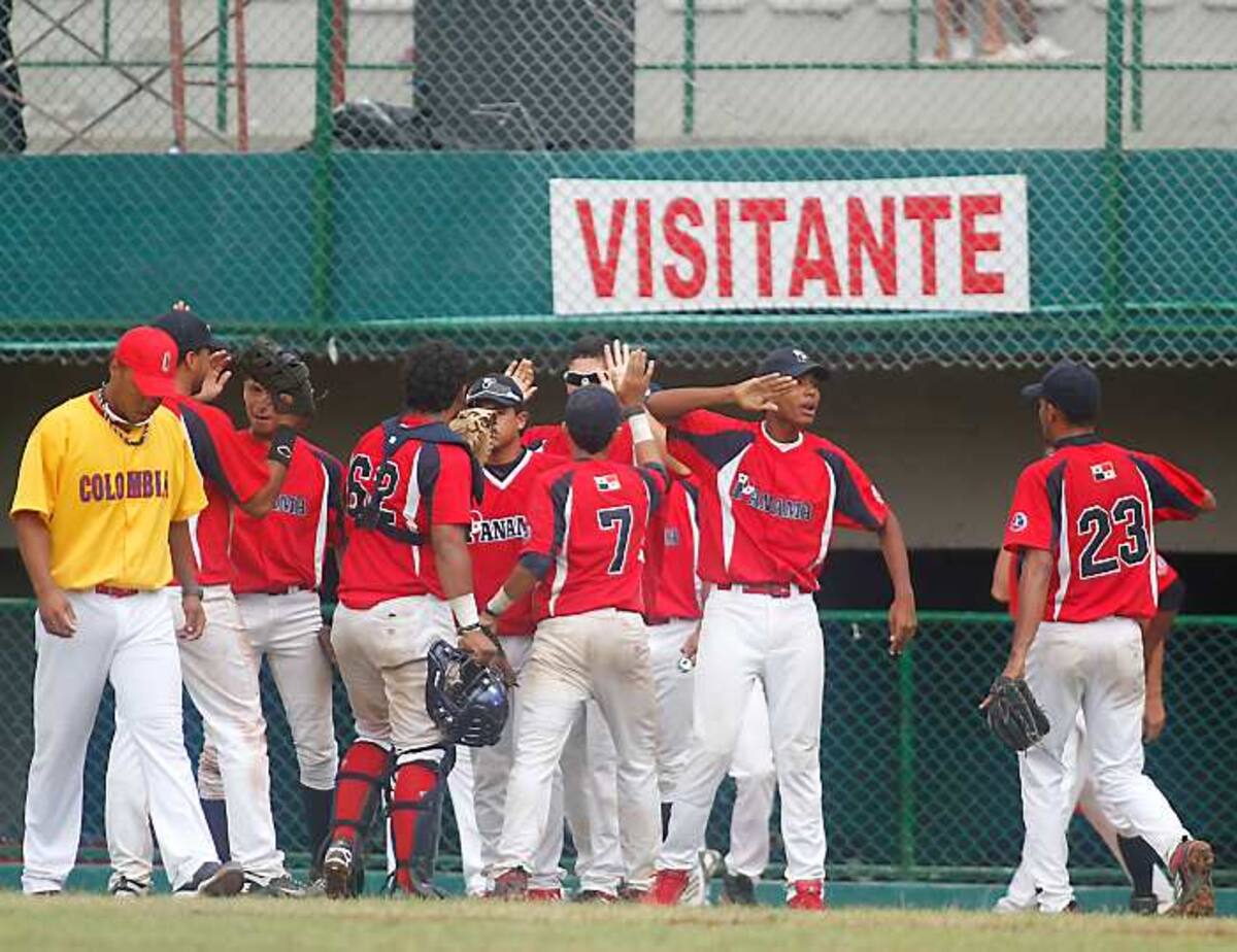 Festejo del equipo panameño y la tristeza de Colombia. Óscar Díaz Acosta-El Universal
