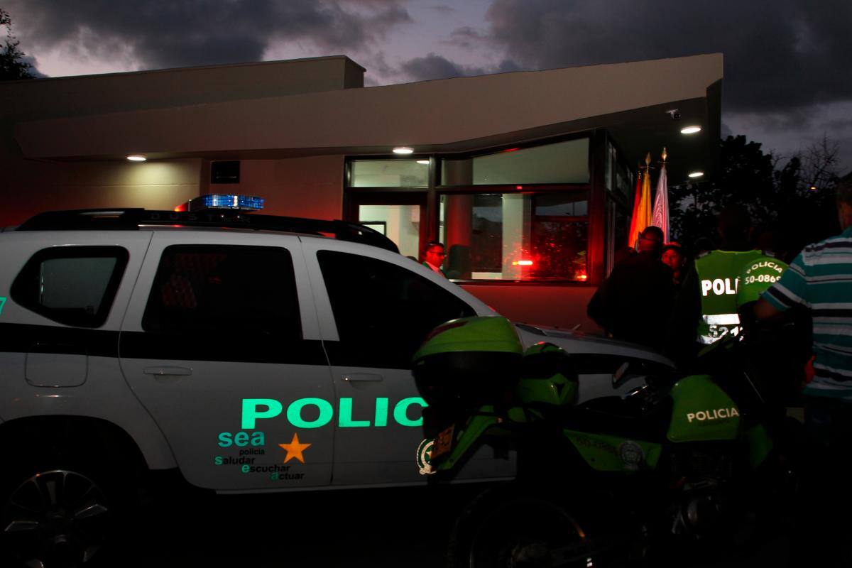 “Nos tienen acorralados”: motorizados armados atracan en el Pie de la Popa