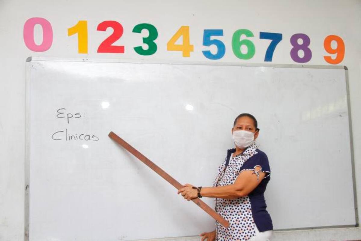 Mercedes Eugenia Moreno Quintana, profesora hace veinte años en el Emiliano Alcalá Romero, sostuvo que la comunidad educativa regresará cuando haya garantías. // Luis Eduardo Herrán - El Universal