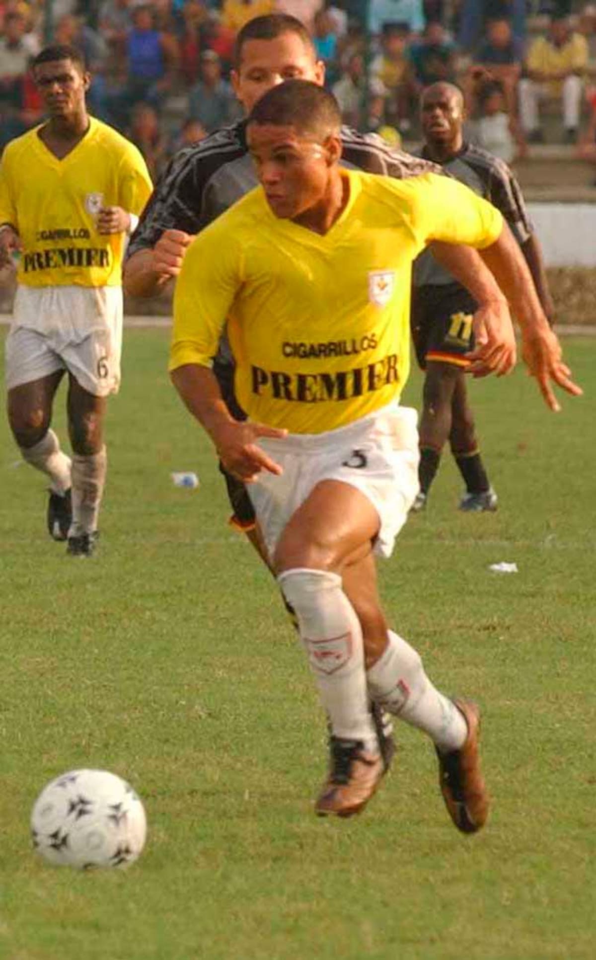 Luis Carmona era talento puro en la zona medular. Una lesión truncó su carrera cuando jugaba en Nacional. //ARCHIVO