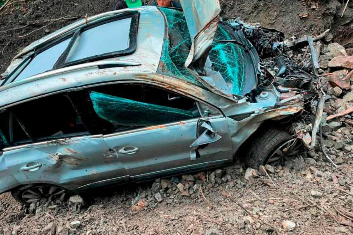 Candidato a Alcaldía se accidentó en su carro: cayó a un precipicio