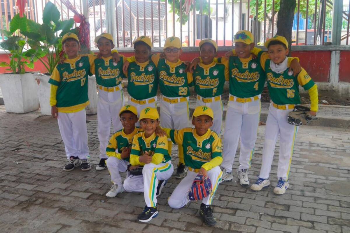 Béisbol Menor: La Copa Integración da turnos al bate a los niños