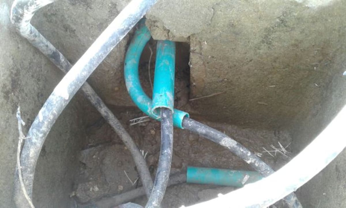 Las advertencias de los vecinos están relacionadas con pruebas de carga y resistencia que no se hicieron a las graderías y normas eléctricas requeridas que se habrían incumplido en las instalaciones. Cortesía