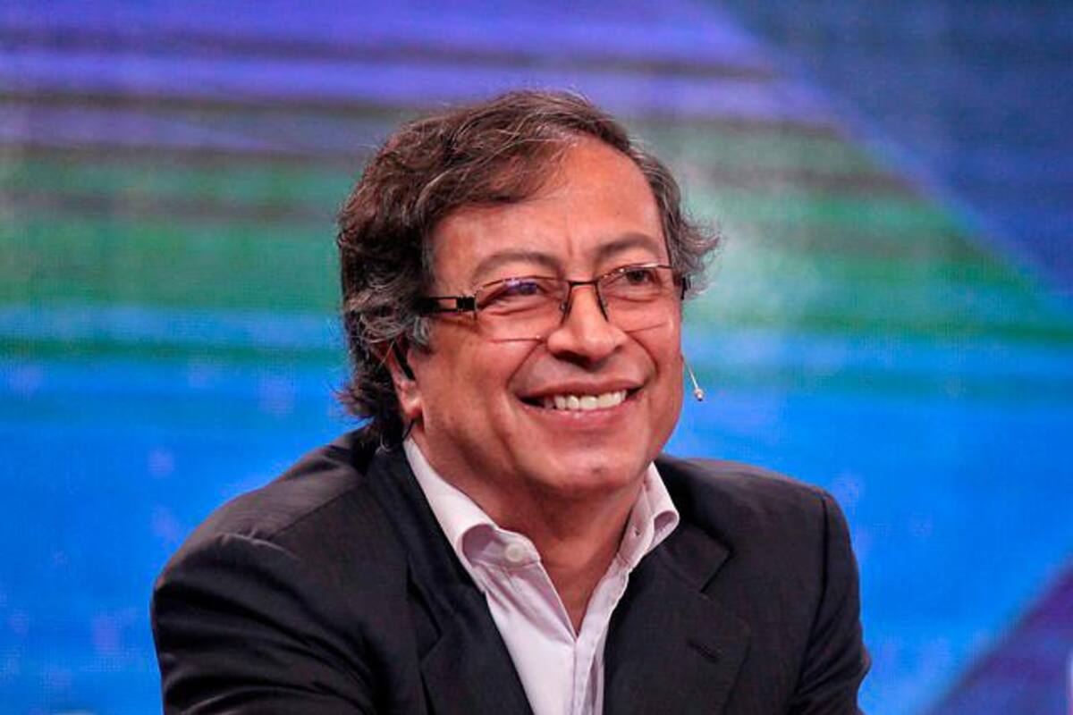 Duras críticas contra Petro por polémico tuit sobre la vacunación