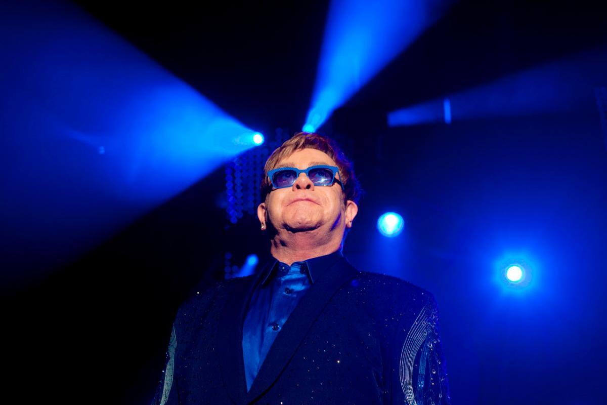 Elton John se solidariza con ucranianos en su concierto en Nueva Jersey