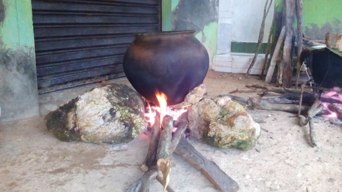 Binde, fogón de tres piedras tradicional y primitivo en el Caribe colombiano. Guía de Montería