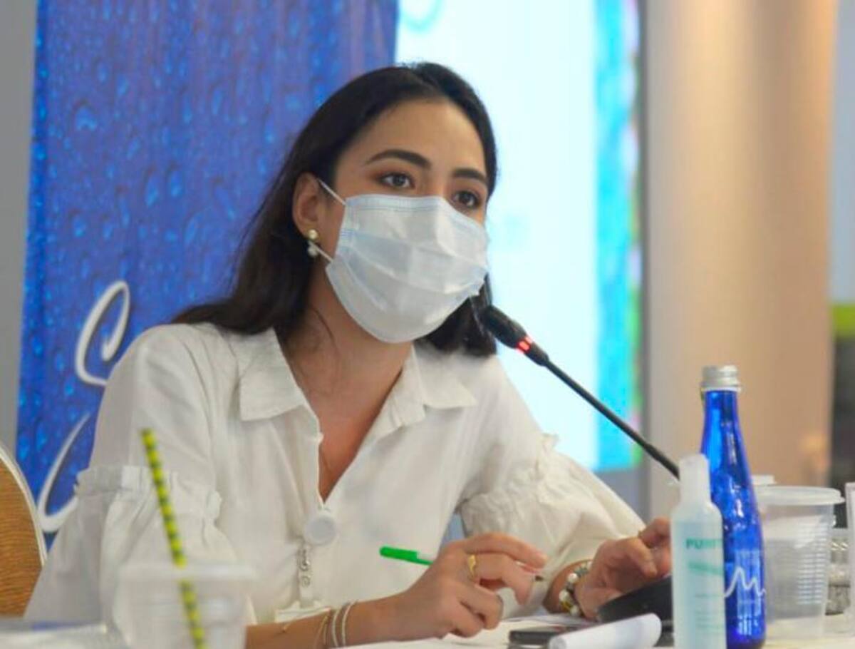 Myrna Martínez, secretaria General (e) del Distrito.