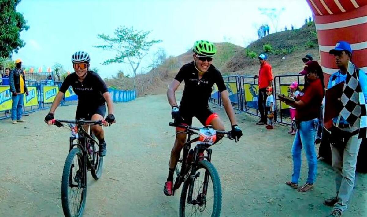 Los Jhon Montejo y Katherine Serpa se impusieron en la categoría Parejas, con un tiempo de 35 minutos y 54 segundos.