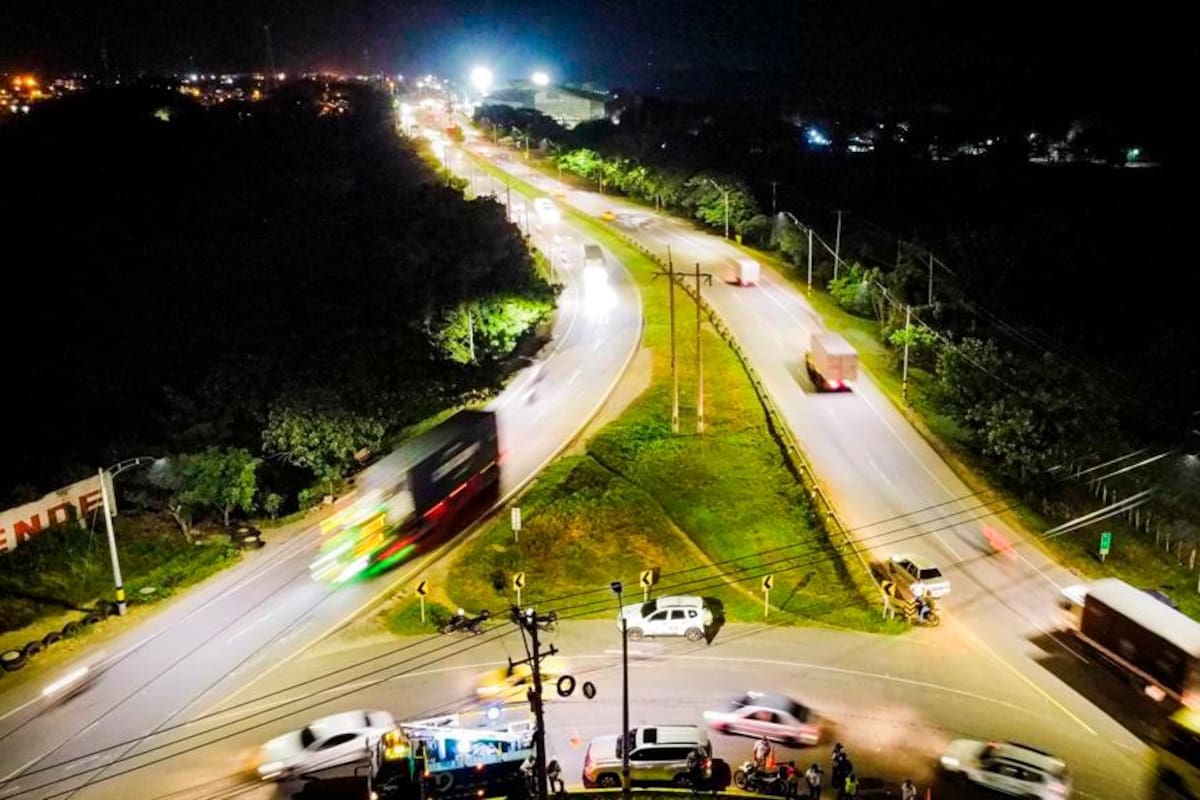 Vía La Cordialidad, de estar a oscuras a ser de las mejor iluminadas de Cartagena
