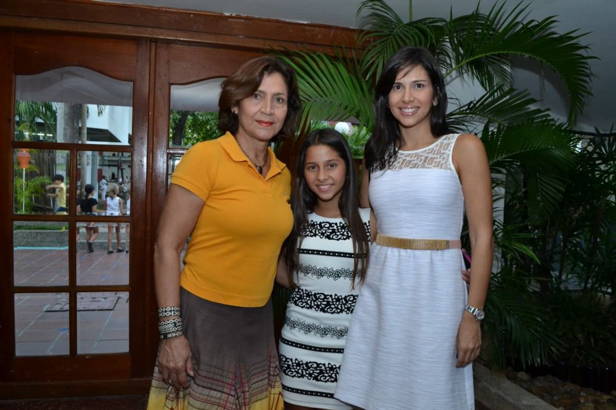 Sonia Yacamán, Carolina Ballestas y Paola Bermúdez de Ballestas.