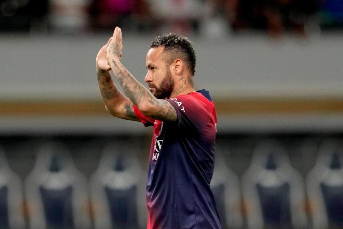 Neymar comunica al PSG su deseo de salir del club este verano