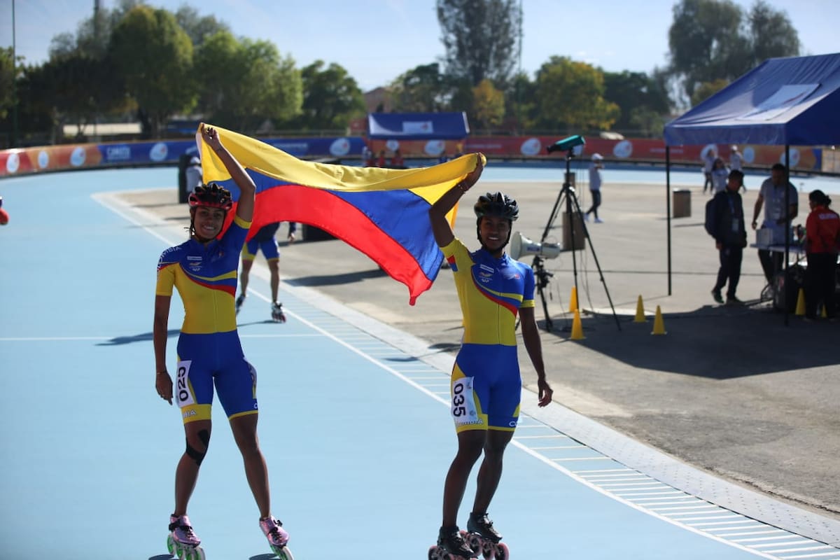 Andrea Cañón (izquierda) ganó el oro para Colombia en los 300 metros. Archivo