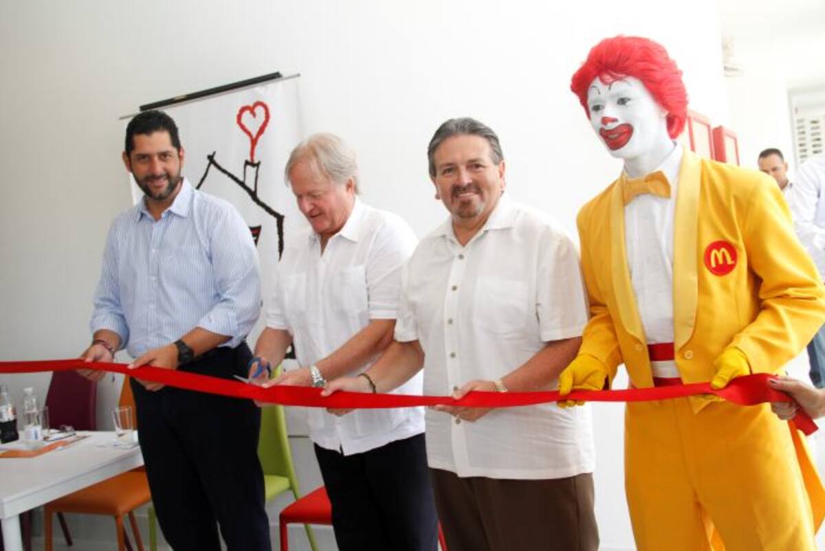Dionisio Vélez, Alcalde de Cartagena, Woods Staton, Presidente del Consejo de Responsabilidad Social de Latinoamérica Arcos Dorados – RMHC y José Carlos González-Méndez, presidente y CEO de Ronald McDonald House Charities, inauguraron la Casa Ronald McDonald. Aroldo Mestre - El Universal