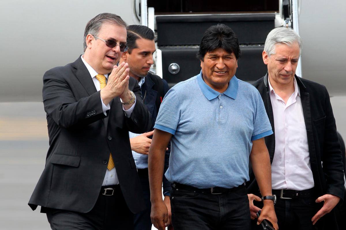 Evo Morales afirma que analiza volver a Bolivia o viajar a Argentina