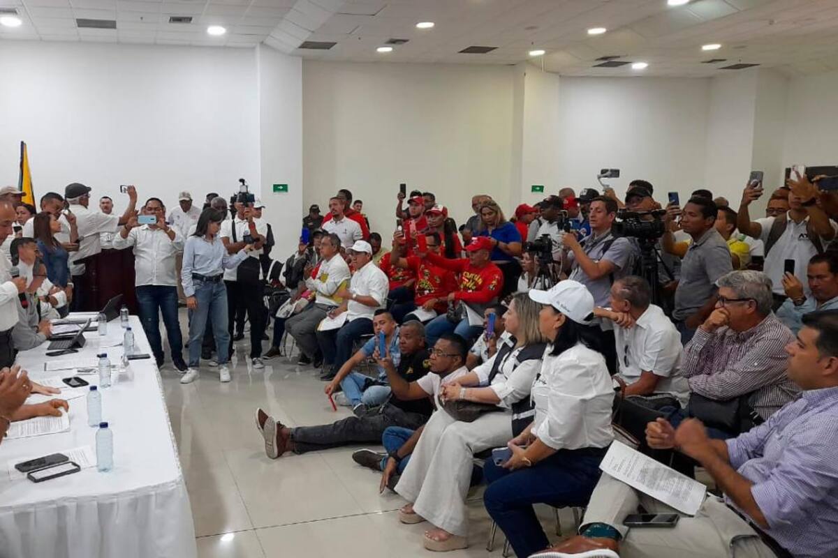 En vivo: Rifirrafe entre ministro de Transporte y líderes antipeajes
