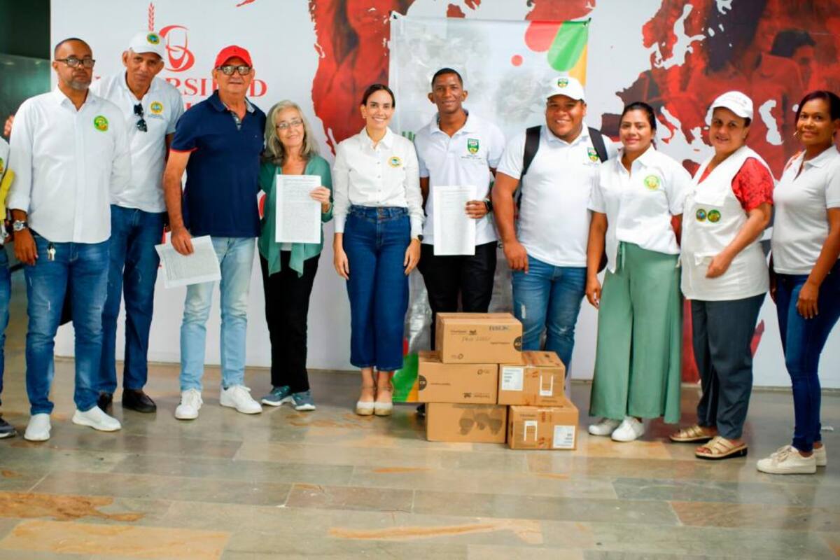 Asociaciones de Juntas de Acción comunal del Distrito reciben 22 video beam
