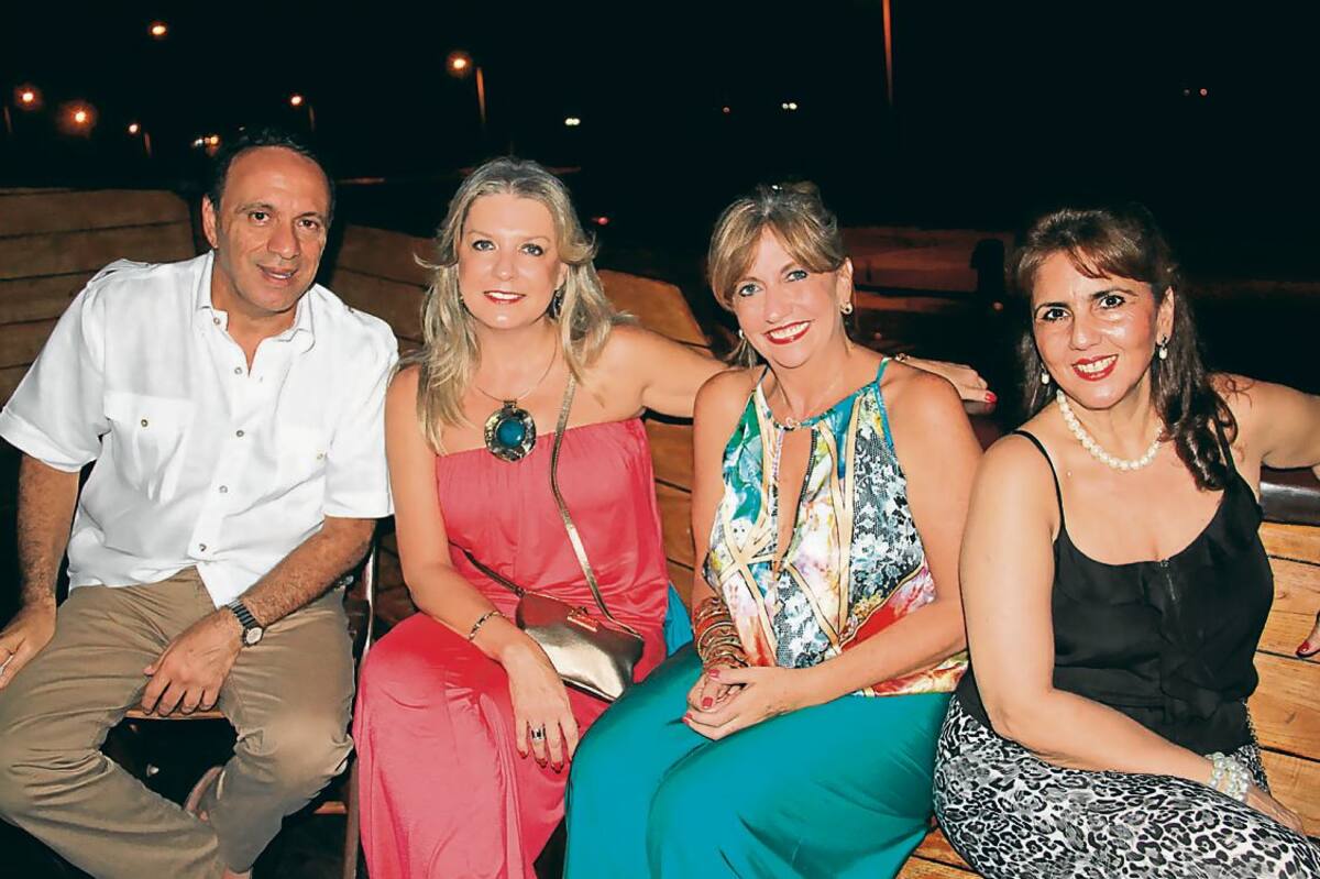 Elías María, Margarita Ibáñez, Alba Paternina y Dina María.