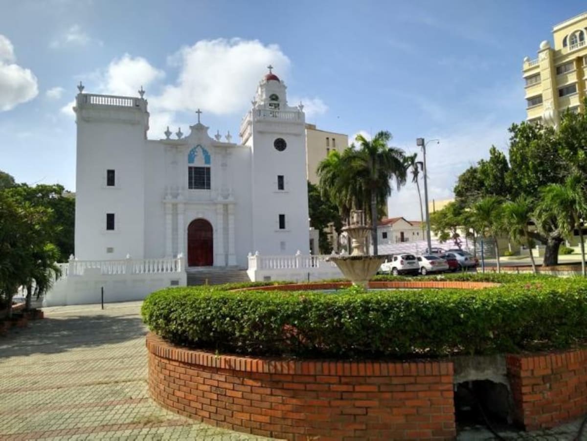 El alcalde de Barranquilla mostró fotos de las áreas que serán protegidas en Barranquilla con la adopción de un PEMP. Cortesía.
