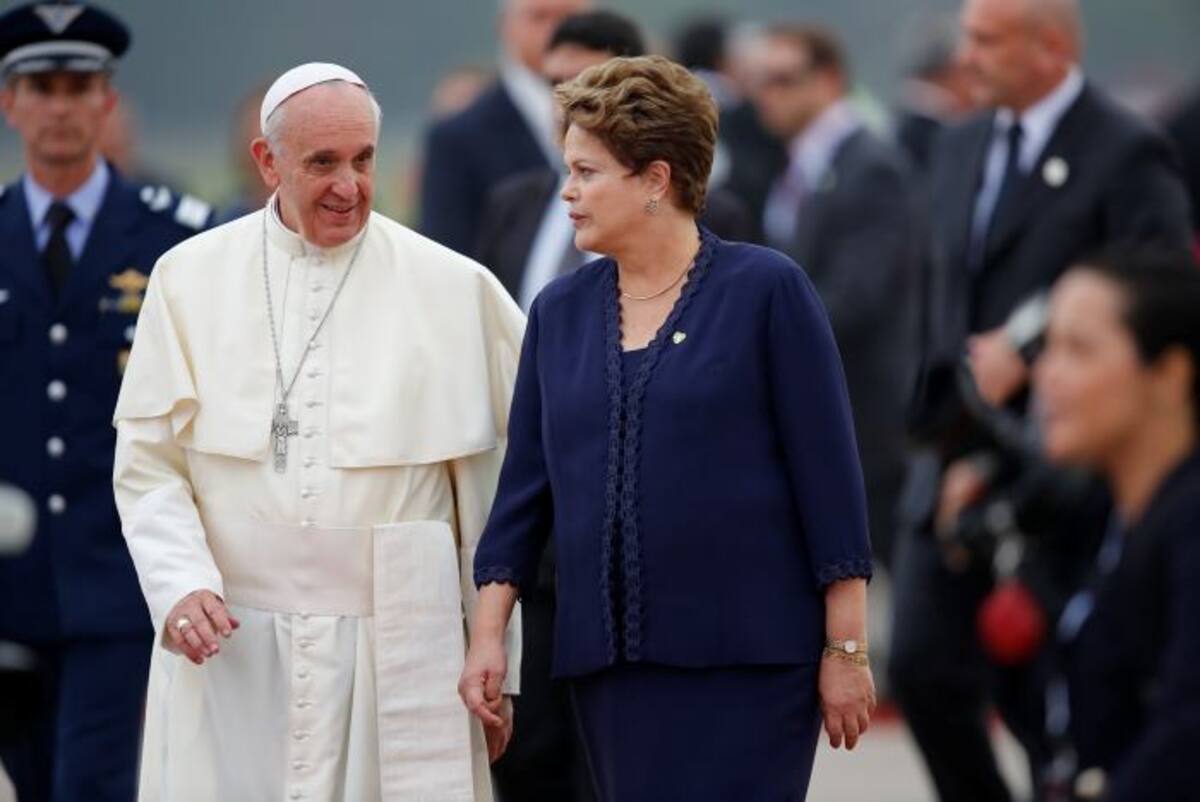 El Papa Francisco y la presidenta de Brasil Dilma Rousseff AP