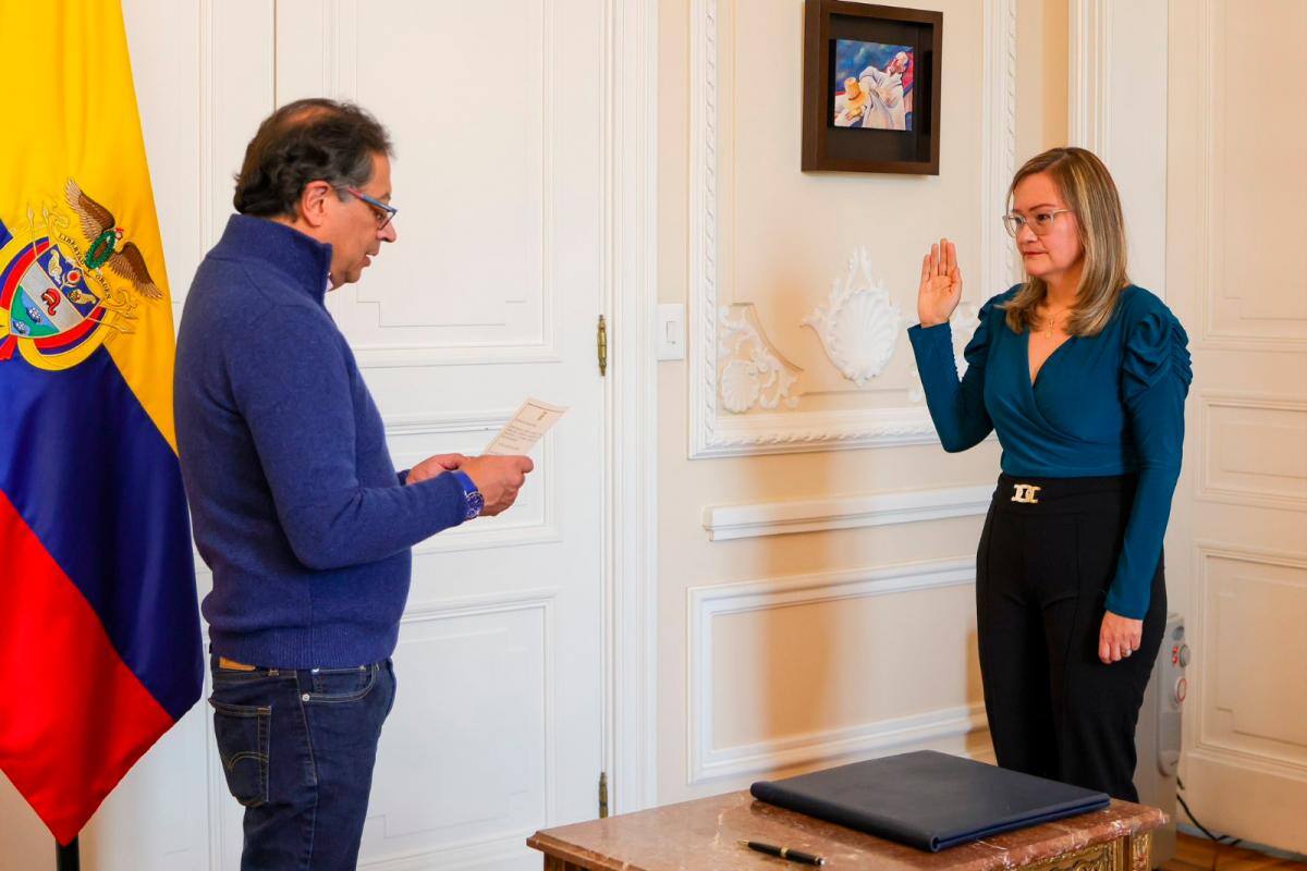 Petro posesionó a Cielo Rusinque como superintendente de Industria y Comercio