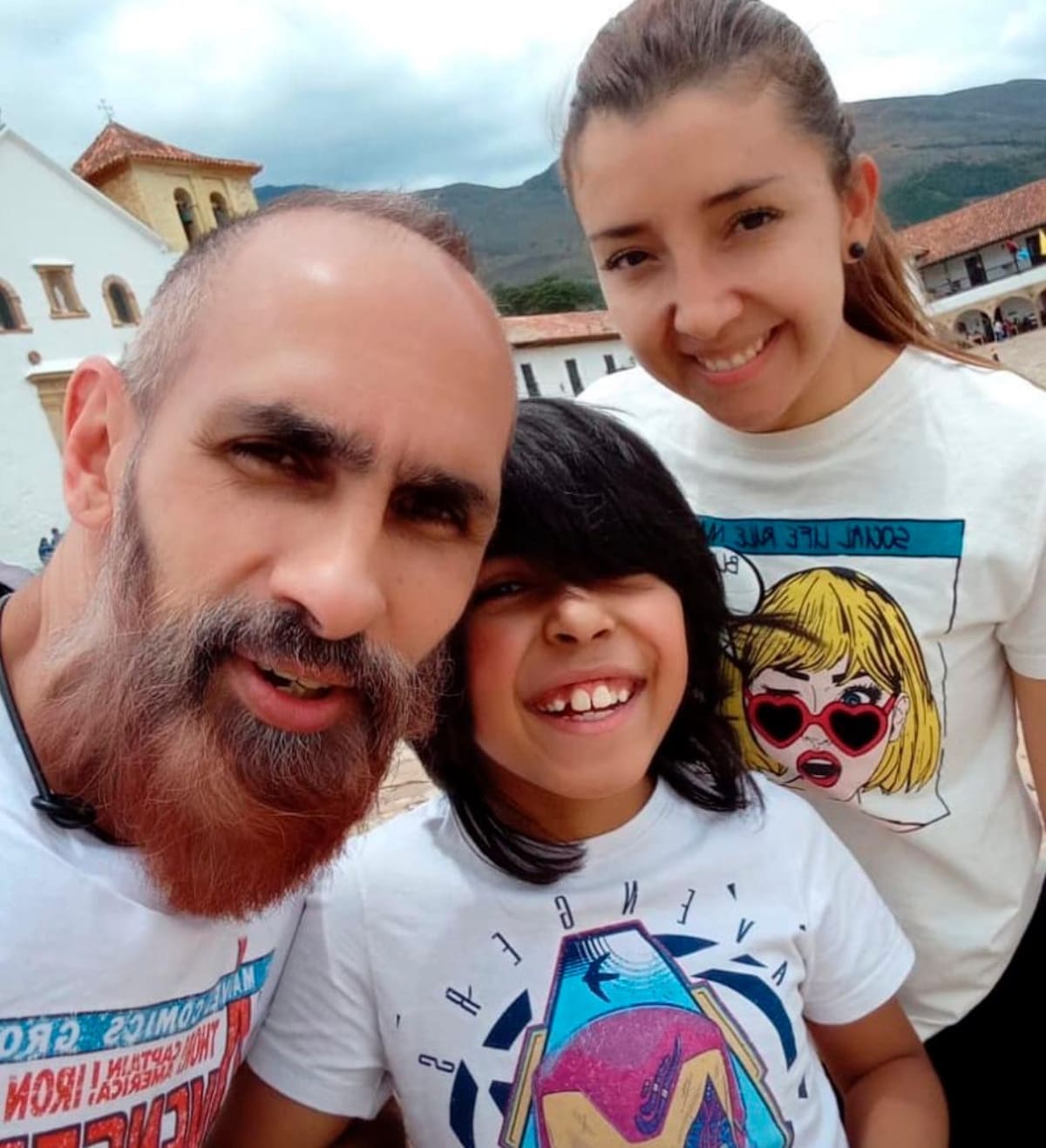 DjBoyBeck y sus padres: Rodrigo y Ángela.//Fotos: Cortesía.