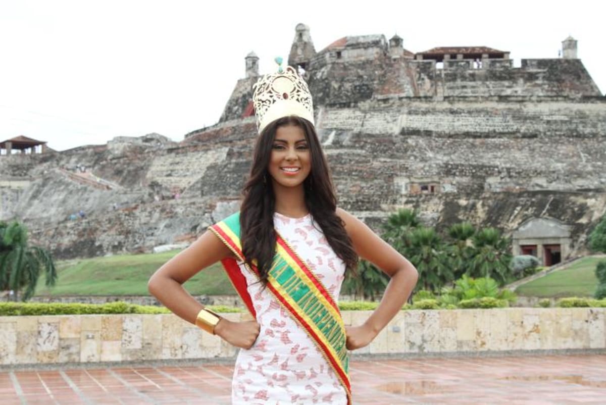 Naomy Ocoró, reina de la Independencia 2015. Maruja Parra
