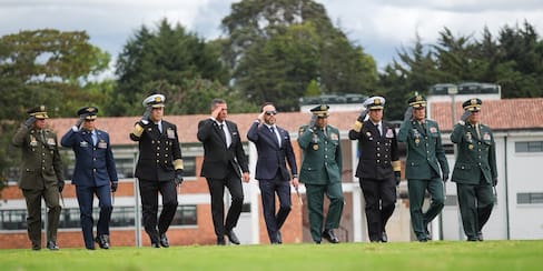 Nueva cúpula militar asumió el mando: De la Espriella pidió enfrentar a grupos armados