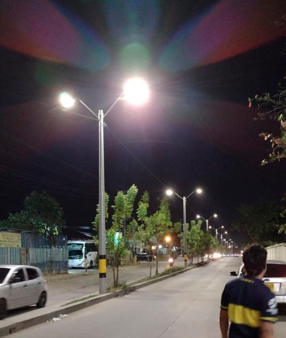 La iluminación es sinónimo de seguridad para los viajeros.