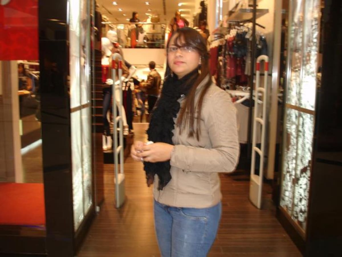Julieth Mateus, esposa del comerciante Cavadía quedó herida. CORTESÍA