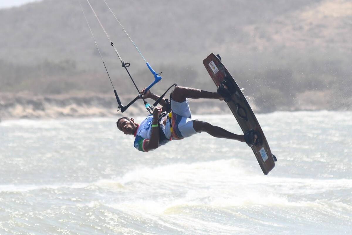 Dos atlanticenses estarán por Colombia en Parada Mundial de Kitesurf