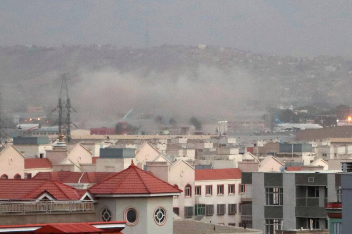Al menos 15 muertos en ataques fuera del aeropuerto de Kabul