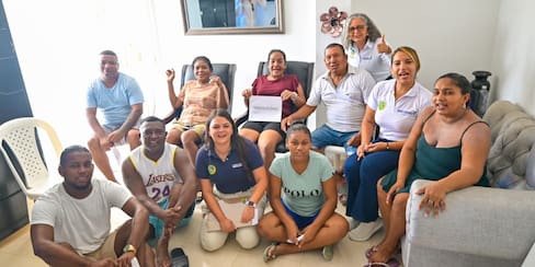 Familias reubicadas de Chambacú estrenan viviendas en el barrio 13 de Junio