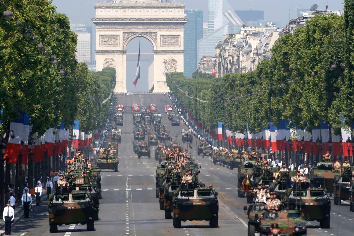 Francia enviará cientos de vehículos blindados a Ucrania
